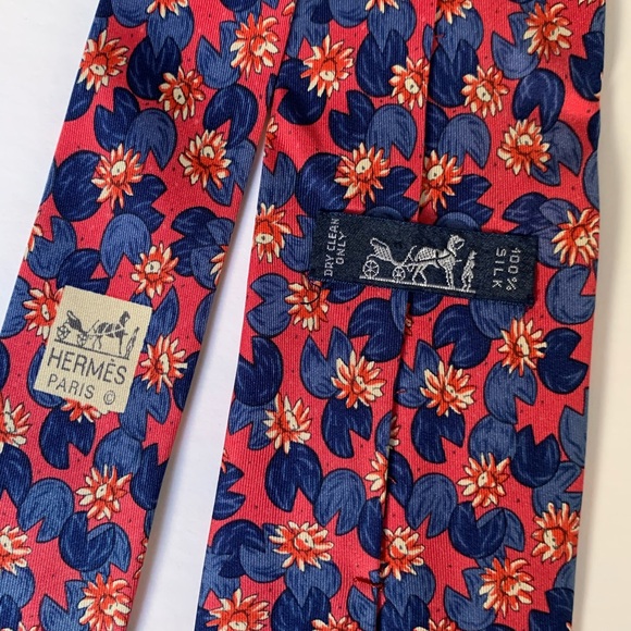 Authentic French handmade Hermes silk tie in navy blue and dark red print - Picture 3 of 6